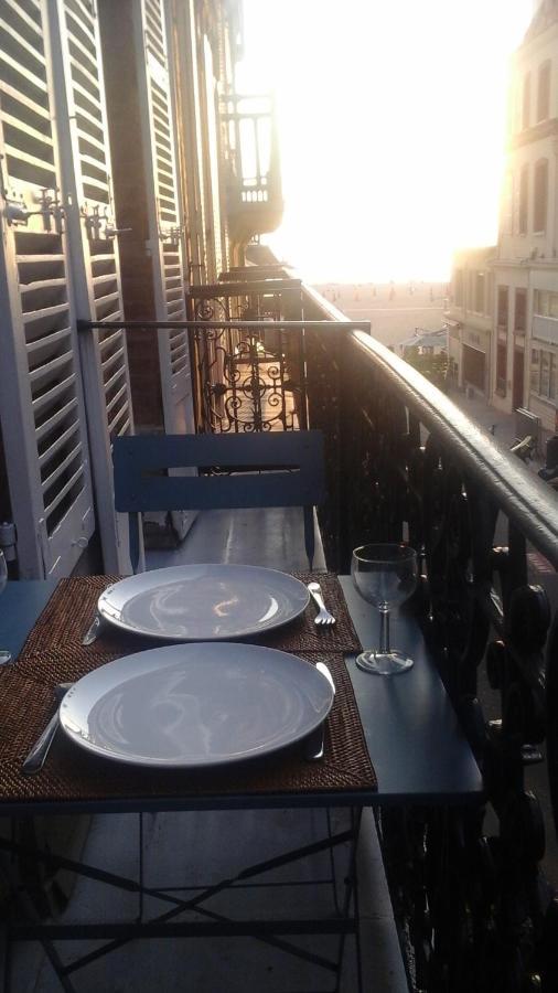 Trouville Centre 2 Pieces Balcon Sur Plage A 30 Metres Apartment ภายนอก รูปภาพ