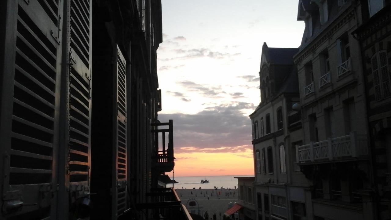 Trouville Centre 2 Pieces Balcon Sur Plage A 30 Metres Apartment ภายนอก รูปภาพ